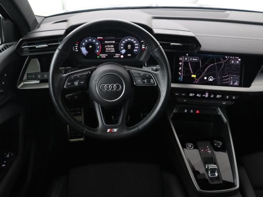 Audi A3 35 TFSI S edition | Panoramadak | Virtual Cockpit | Full LED | Carplay | Sportstoelen | Half lede... ActivLease financial lease