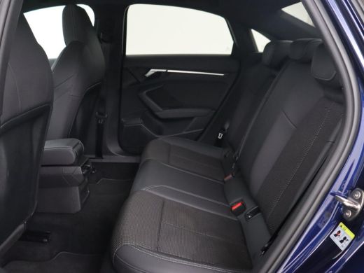 Audi A3 35 TFSI S edition | Panoramadak | Virtual Cockpit | Full LED | Carplay | Sportstoelen | Half lede... ActivLease financial lease