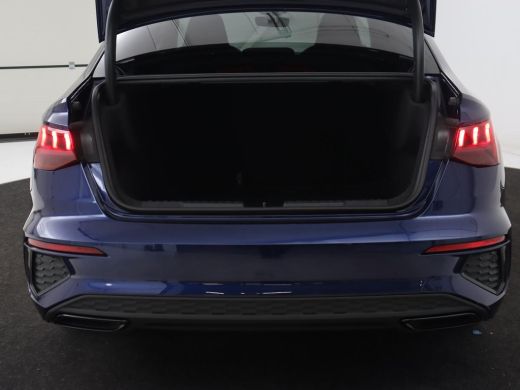 Audi A3 35 TFSI S edition | Panoramadak | Virtual Cockpit | Full LED | Carplay | Sportstoelen | Half lede... ActivLease financial lease