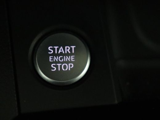 Audi A4 35 TFSI Launch edition Sport | Carplay | Sportstoelen | Full LED | Half leder | Virtual Cockpit |... ActivLease financial lease