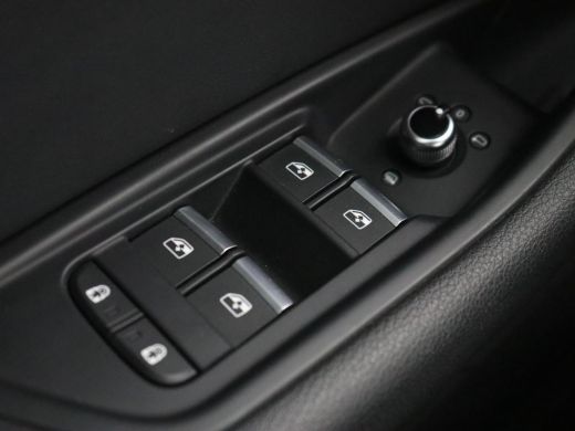 Audi A4 35 TFSI Launch edition Sport | Carplay | Sportstoelen | Full LED | Half leder | Virtual Cockpit |... ActivLease financial lease