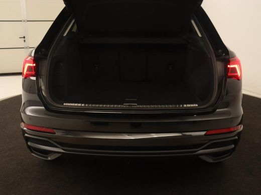 Audi Q3 45 TFSI e S edition | Stoelverwarming | Adaptive cruise | Virtual Cockpit | Half leder | Camera |... ActivLease financial lease