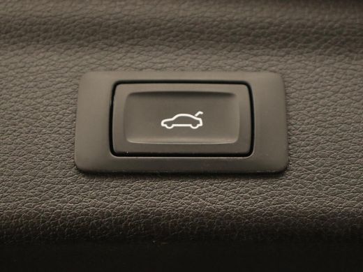 Audi Q3 45 TFSI e S edition | Stoelverwarming | Adaptive cruise | Virtual Cockpit | Half leder | Camera |... ActivLease financial lease