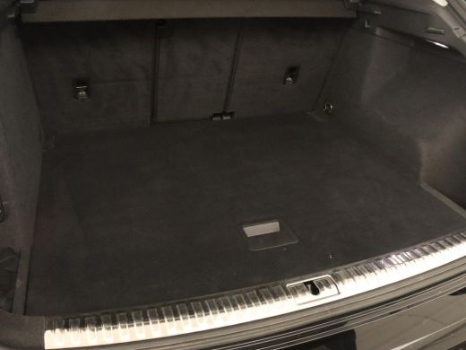 Audi Q3 45 TFSI e S edition | Stoelverwarming | Adaptive cruise | Virtual Cockpit | Half leder | Camera |... ActivLease financial lease