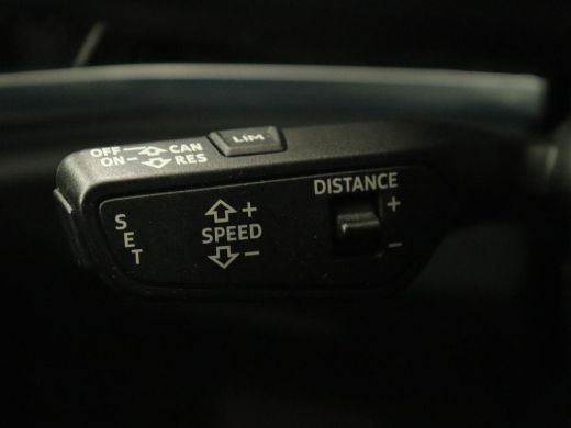 Audi Q3 45 TFSI e S edition | Stoelverwarming | Adaptive cruise | Virtual Cockpit | Half leder | Camera |... ActivLease financial lease