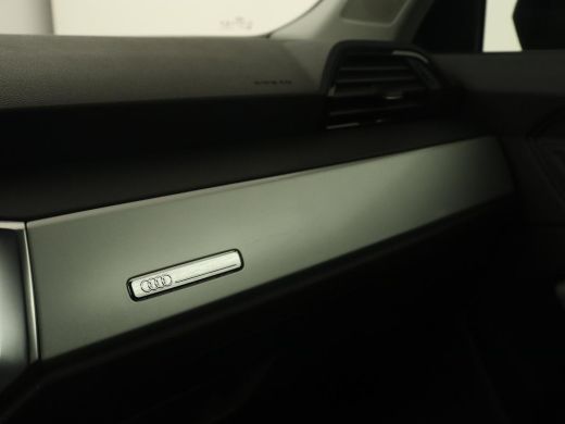 Audi Q3 45 TFSI e S edition | Stoelverwarming | Adaptive cruise | Virtual Cockpit | Half leder | Camera |... ActivLease financial lease