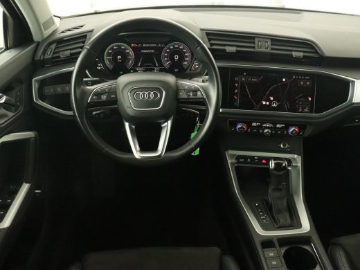 Audi Q3 45 TFSI e S edition | Stoelverwarming | Adaptive cruise | Virtual Cockpit | Half leder | Camera |... ActivLease financial lease
