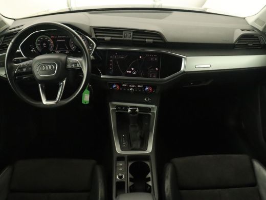 Audi Q3 45 TFSI e S edition | Stoelverwarming | Adaptive cruise | Virtual Cockpit | Half leder | Camera |... ActivLease financial lease