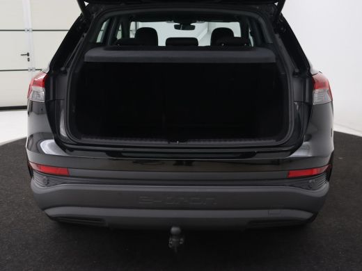 Audi Q4 e-tron 40 Launch Edition 77 kWh | Trekhaak | Warmtepomp | Stoelverwarming | Adaptive cruise | Camera | C... ActivLease financial lease
