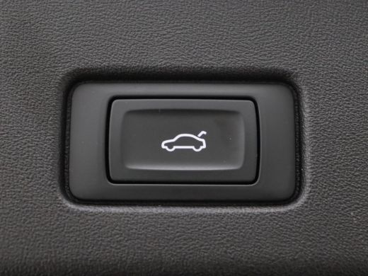 Audi Q4 e-tron 40 Launch Edition 77 kWh | Trekhaak | Warmtepomp | Stoelverwarming | Adaptive cruise | Camera | C... ActivLease financial lease