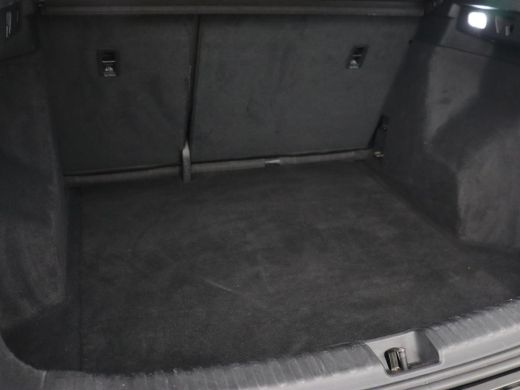 Audi Q4 e-tron 40 Launch Edition 77 kWh | Trekhaak | Warmtepomp | Stoelverwarming | Adaptive cruise | Camera | C... ActivLease financial lease