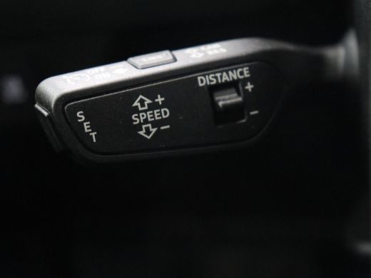 Audi Q4 e-tron 40 Launch Edition 77 kWh | Trekhaak | Warmtepomp | Stoelverwarming | Adaptive cruise | Camera | C... ActivLease financial lease