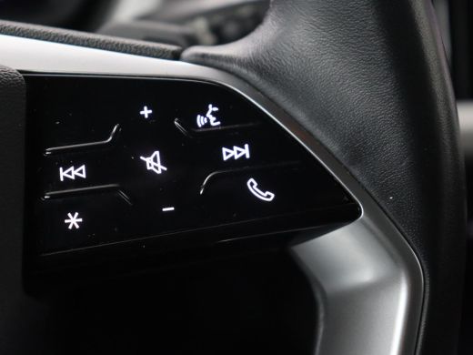 Audi Q4 e-tron 40 Launch Edition 77 kWh | Trekhaak | Warmtepomp | Stoelverwarming | Adaptive cruise | Camera | C... ActivLease financial lease