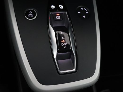 Audi Q4 e-tron 40 Launch Edition 77 kWh | Trekhaak | Warmtepomp | Stoelverwarming | Adaptive cruise | Camera | C... ActivLease financial lease