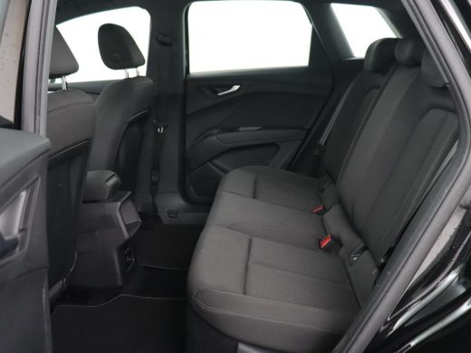 Audi Q4 e-tron 40 Launch Edition 77 kWh | Trekhaak | Warmtepomp | Stoelverwarming | Adaptive cruise | Camera | C... ActivLease financial lease