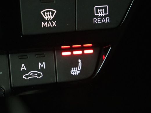 Audi Q4 e-tron 40 Launch Edition 77 kWh | Trekhaak | Warmtepomp | Stoelverwarming | Adaptive cruise | Camera | C... ActivLease financial lease