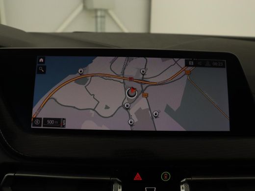 BMW 1 Serie 118i Sport Line | Sportstoelen | Carplay | Live Cockpit | Full LED | Navigatie | Half leder | Par... ActivLease financial lease