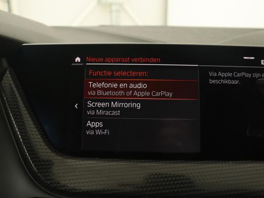 BMW 1 Serie 118i Sport Line | Sportstoelen | Carplay | Live Cockpit | Full LED | Navigatie | Half leder | Par... ActivLease financial lease