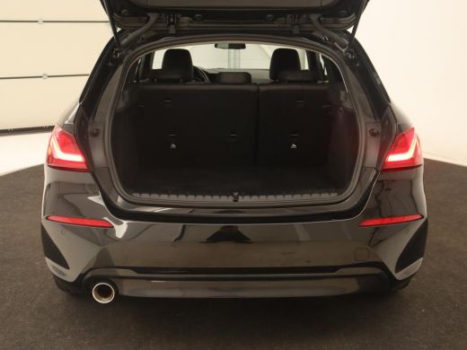 BMW 1 Serie 118i Sport Line | Sportstoelen | Carplay | Live Cockpit | Full LED | Navigatie | Half leder | Par... ActivLease financial lease