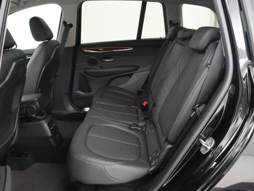 BMW 2 Serie Gran Tourer 216i Luxury Line 7-persoons | Trekhaak | Stoelverwarming | Leder | Head-Up | Camera |... ActivLease financial lease