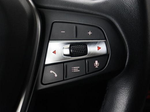 BMW 3 Serie 318i Sport Line | Carplay | Camera | Sportstoelen | Sfeerverlichting | Live Cockpit | Navigatie |... ActivLease financial lease