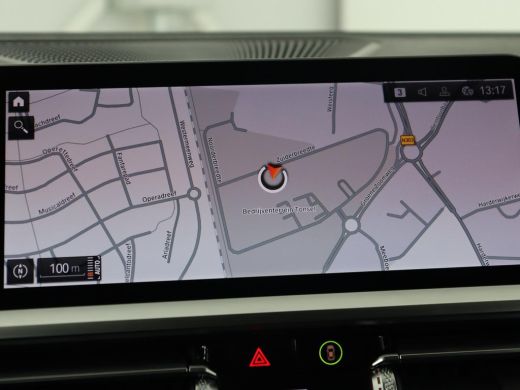 BMW 3 Serie 318i Sport Line | Carplay | Camera | Sportstoelen | Sfeerverlichting | Live Cockpit | Navigatie |... ActivLease financial lease