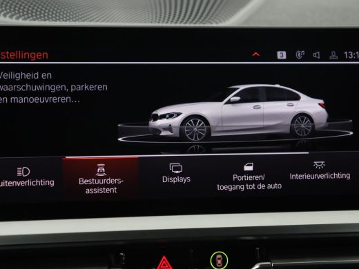 BMW 3 Serie 318i Sport Line | Carplay | Camera | Sportstoelen | Sfeerverlichting | Live Cockpit | Navigatie |... ActivLease financial lease