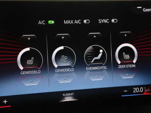 BMW 3 Serie 320e M Sport | Trekhaak | Stoelverwarming | Camera | Leder/Alcantara | Stuurverwarming | Carplay ... ActivLease financial lease