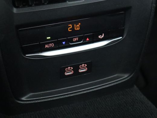 BMW 3 Serie 320e M Sport | Trekhaak | Stoelverwarming | Camera | Leder/Alcantara | Stuurverwarming | Carplay ... ActivLease financial lease