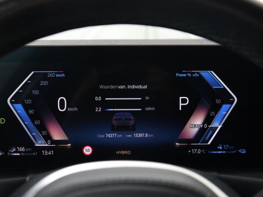 BMW 3 Serie 320e M Sport | Trekhaak | Stoelverwarming | Camera | Leder/Alcantara | Stuurverwarming | Carplay ... ActivLease financial lease