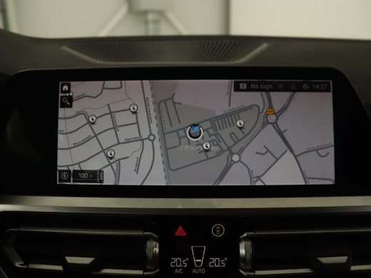 BMW 3 Serie 320e Sport Line | Leder | Stoelverwarming | Camera | Sportstoelen | Live Cockpit | Carplay | Navi... ActivLease financial lease