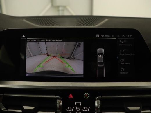 BMW 3 Serie 320e Sport Line | Leder | Stoelverwarming | Camera | Sportstoelen | Live Cockpit | Carplay | Navi... ActivLease financial lease