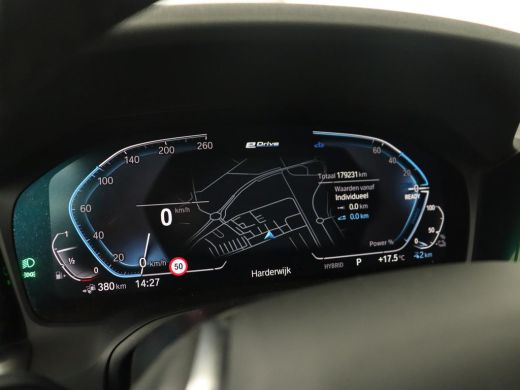 BMW 3 Serie 320e Sport Line | Leder | Stoelverwarming | Camera | Sportstoelen | Live Cockpit | Carplay | Navi... ActivLease financial lease