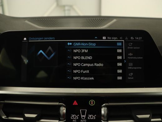 BMW 3 Serie 320e Sport Line | Leder | Stoelverwarming | Camera | Sportstoelen | Live Cockpit | Carplay | Navi... ActivLease financial lease