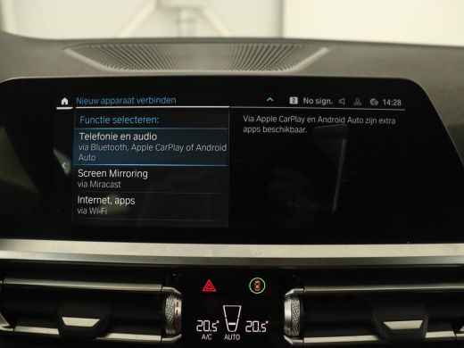 BMW 3 Serie 320e Sport Line | Leder | Stoelverwarming | Camera | Sportstoelen | Live Cockpit | Carplay | Navi... ActivLease financial lease