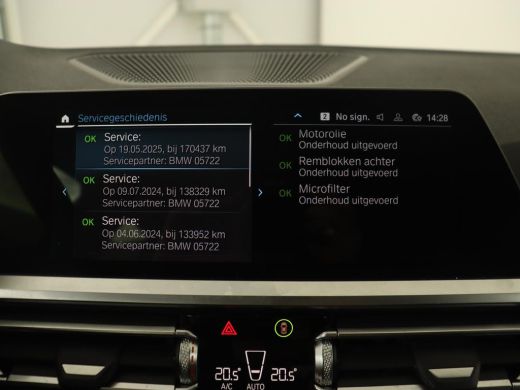 BMW 3 Serie 320e Sport Line | Leder | Stoelverwarming | Camera | Sportstoelen | Live Cockpit | Carplay | Navi... ActivLease financial lease