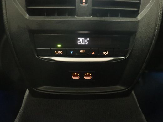 BMW 3 Serie 320e Sport Line | Leder | Stoelverwarming | Camera | Sportstoelen | Live Cockpit | Carplay | Navi... ActivLease financial lease