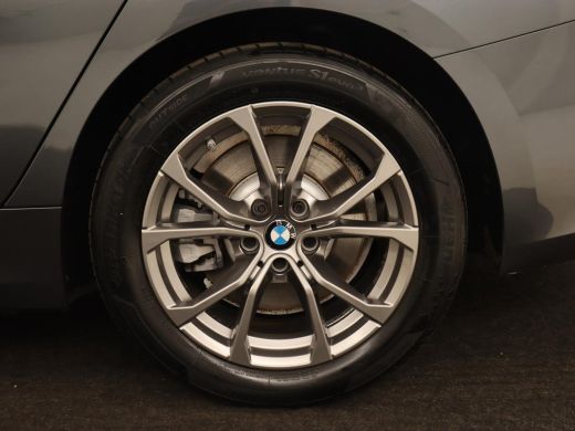 BMW 3 Serie 320e Sport Line | Leder | Stoelverwarming | Camera | Sportstoelen | Live Cockpit | Carplay | Navi... ActivLease financial lease