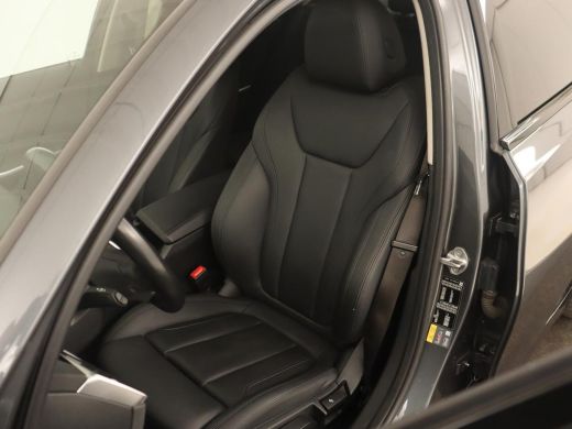 BMW 3 Serie 320e Sport Line | Leder | Stoelverwarming | Camera | Sportstoelen | Live Cockpit | Carplay | Navi... ActivLease financial lease