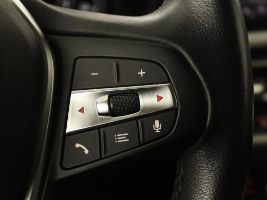 BMW 3 Serie Touring 330e | Keyless | Full LED | Carplay | Navigatie | Leder | Stoelverwarming | Camera | LMV ... ActivLease financial lease