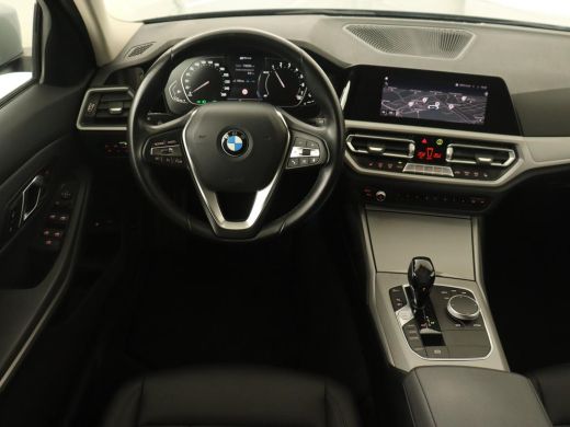 BMW 3 Serie Touring 330e | Keyless | Full LED | Carplay | Navigatie | Leder | Stoelverwarming | Camera | LMV ... ActivLease financial lease