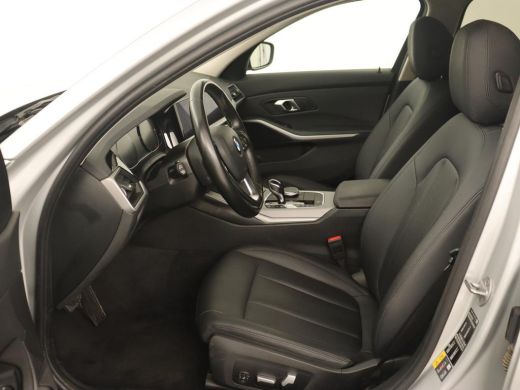 BMW 3 Serie Touring 330e | Keyless | Full LED | Carplay | Navigatie | Leder | Stoelverwarming | Camera | LMV ... ActivLease financial lease