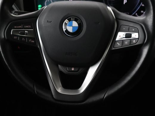 BMW 3 Serie Touring 330e | Trekhaak | Half Leder | Stoel & Stuurverwarming | Sfeerverlichting | Carplay | Spo... ActivLease financial lease