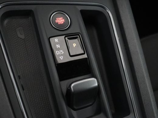 CUPRA Formentor 1.4 eHybrid VZ | 245pk | Stoelverwarming | Camera | Adaptive cruise | Sfeerverlichting | Navigati... ActivLease financial lease