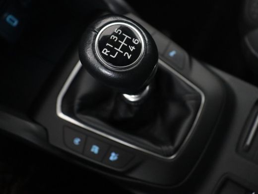 Ford Focus 1.5 EcoBoost Titanium | Trekhaak | Stoel & stuurverwarming | Camera | Carplay | Navigatie | Keyle... ActivLease financial lease