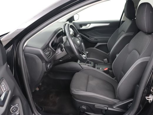 Ford Focus 1.5 EcoBoost Titanium | Trekhaak | Stoel & stuurverwarming | Camera | Carplay | Navigatie | Keyle... ActivLease financial lease