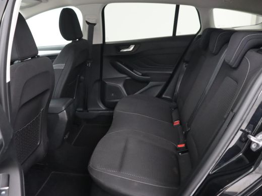 Ford Focus 1.5 EcoBoost Titanium | Trekhaak | Stoel & stuurverwarming | Camera | Carplay | Navigatie | Keyle... ActivLease financial lease