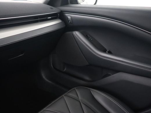 Ford Mustang Mach-E Mach-E Extended RWD 98 kWh | Leder | Stoelverwarming | Adaptive cruise | Camera | Carplay | Keyle... ActivLease financial lease