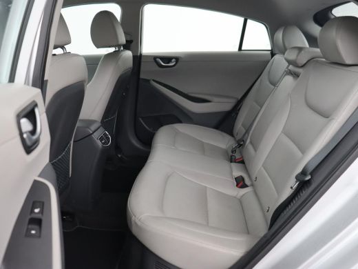Hyundai IONIQ 1.6 GDI PHEV Premium | Stoelventilatie | Leder | Adaptive cruise | Bi-Xenon | Achterbankverwarmin... ActivLease financial lease