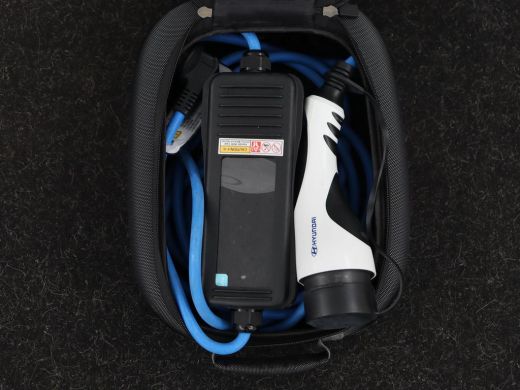 Hyundai IONIQ 1.6 GDI PHEV Premium | Stoelventilatie | Leder | Adaptive cruise | Bi-Xenon | Achterbankverwarmin... ActivLease financial lease